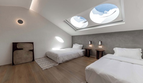 Superior Room, Lake View