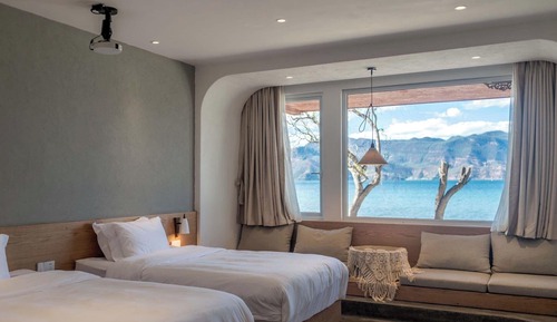 Signature Twin Room, Lake View