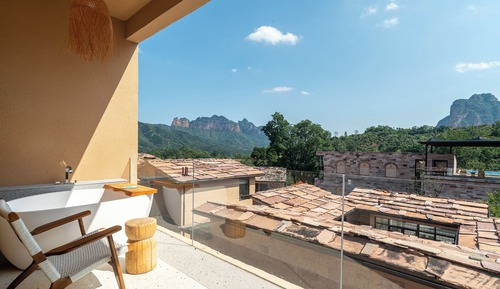 Family Quadruple Room, Hill View