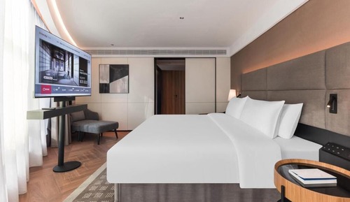 Luxury Suite, City View