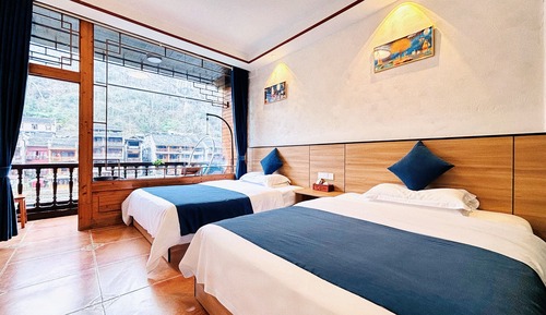 Signature Twin Room, River View