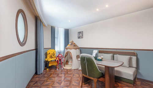 River Island Kids Family Room