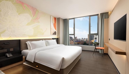 Business Suite, 1 King Bed, Non Smoking