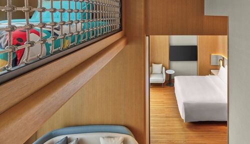 Family Suite, 1 King Bed, City View