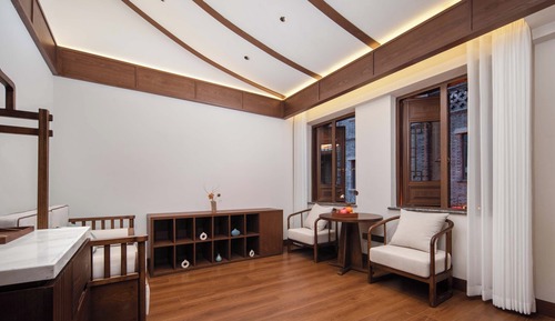 Superior Suite, Hill View