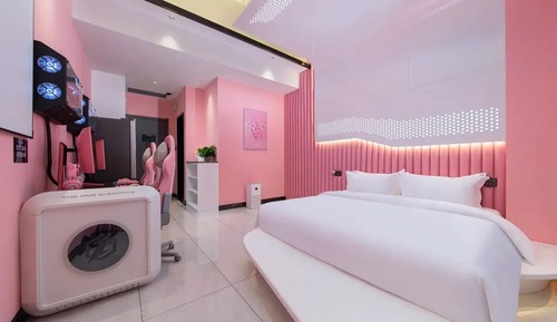 Deluxe Triple Room, City View