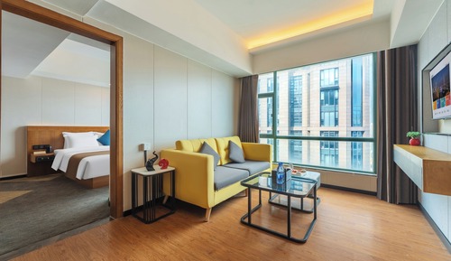Luxury Suite, City View