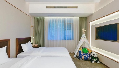 Family Suite, Patio, Hill View