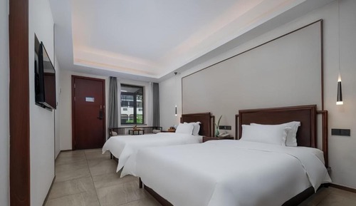 Deluxe Twin Room, Patio, Courtyard View