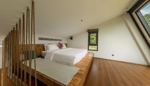 Exclusive Suite, Balcony, Courtyard View