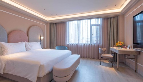 Superior Room, 1 King Bed