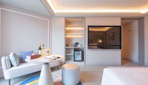 Deluxe Room, 1 King Bed
