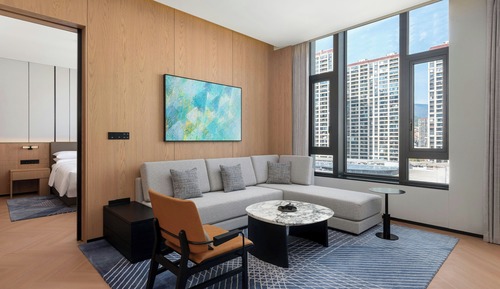 Premium Suite, 1 King Bed, City View