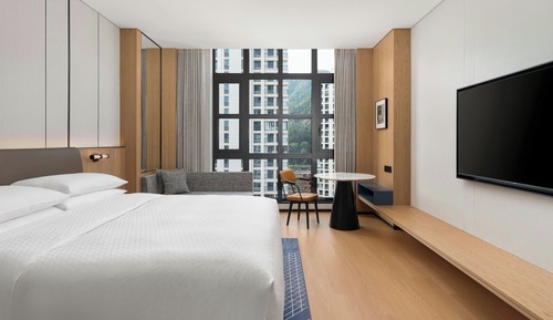 Superior Room, 1 King Bed, City View