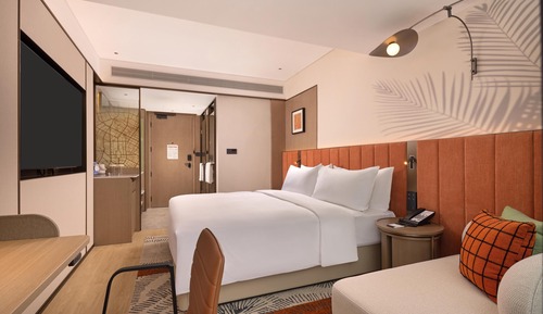 Room, 1 King Bed, Balcony (Guest)