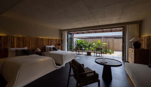 Senior Twin Room, Patio, Courtyard View