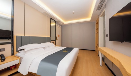 Luxury Double Room, City View