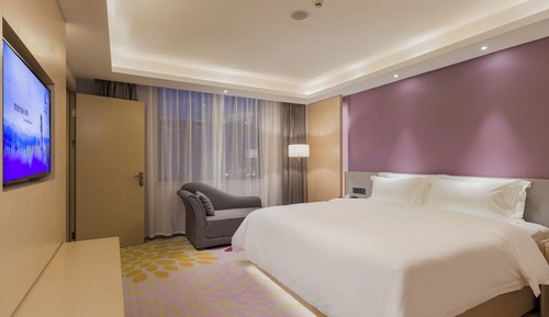 Business Suite, City View