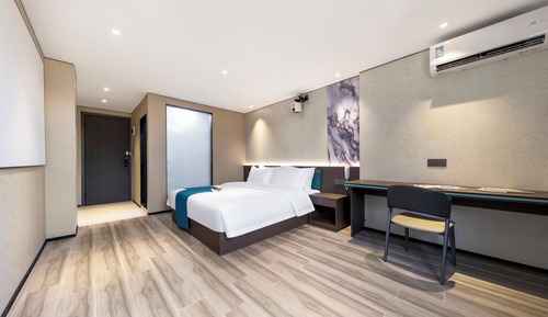 Luxury Double Room, City View