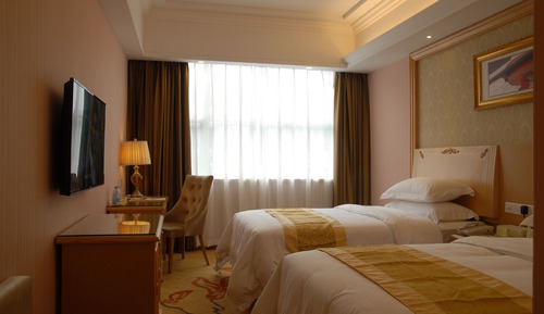 Luxury Twin Room, City View