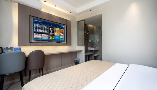 Traditional Double Room, City View