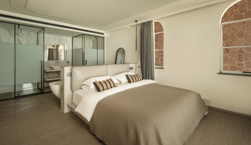 Deluxe Studio Suite, Sea View