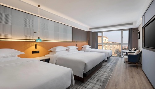 Deluxe Room, Multiple Beds, Non Smoking