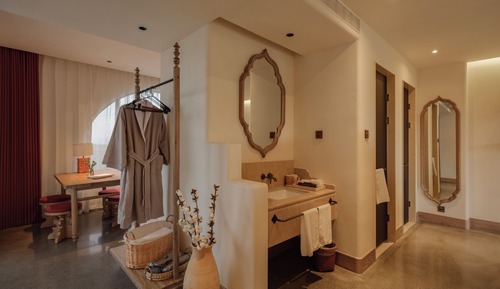 Luxury Suite