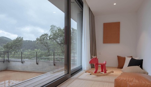 Luxury Duplex, Hill View