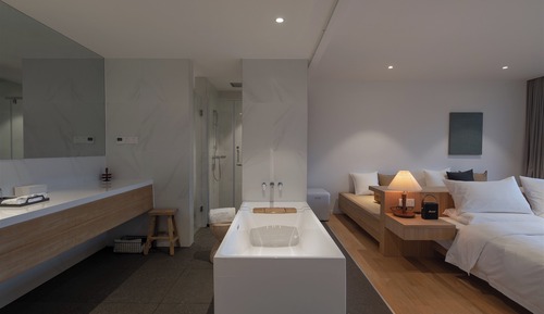Superior Room, Hill View