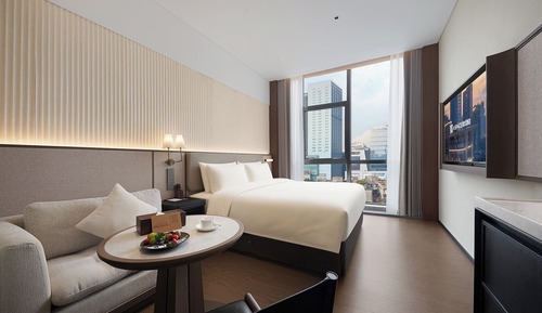 Deluxe King Room