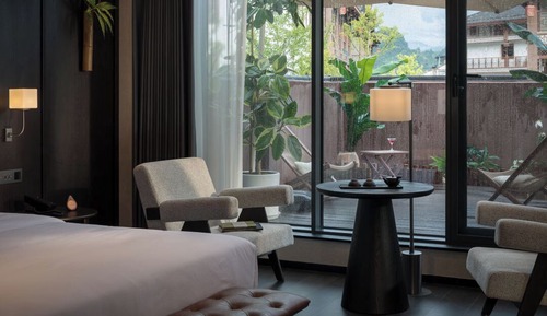 Luxury Suite