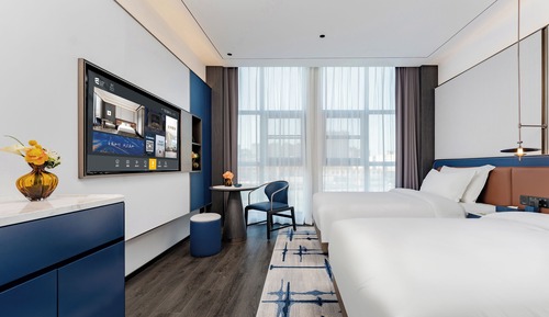 Superior Twin Room, City View