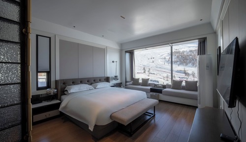 Luxury Suite, Resort View