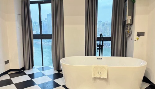 Signature Apartment, 1 Queen Bed, Bathtub, River View