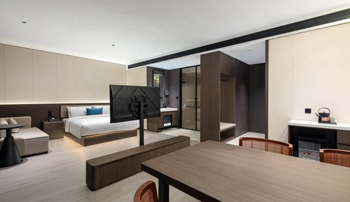 Business Suite, 1 King Bed, Non Smoking