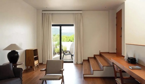 Premier Suite, Hill View