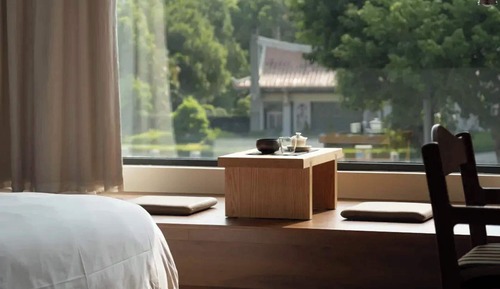 Business Suite, Hill View