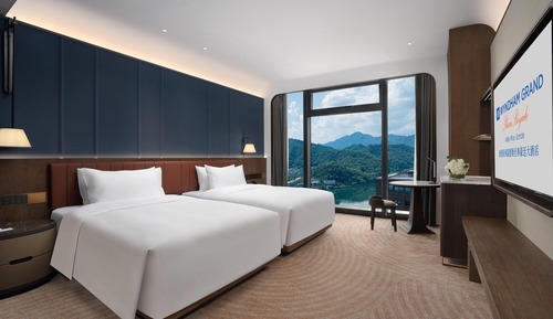 Executive Room, 2 Twin Beds, River View