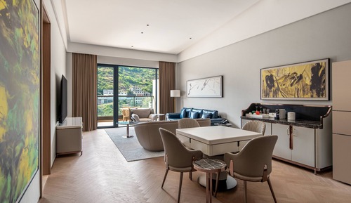 Suite, 1 Bedroom (Living, Dining Area)