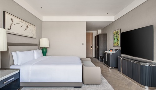 Classic Room, 1 King Bed, Mountain View