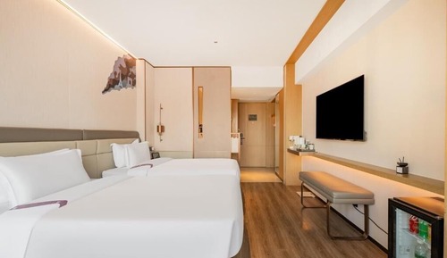 Superior Twin Room, City View