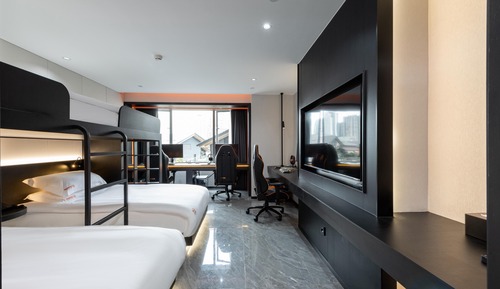 Elite Triple Room