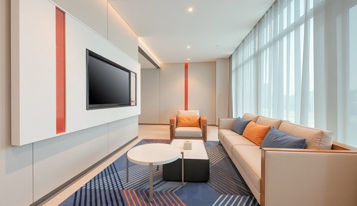 1 Bedroom Suite Stocked Minibar Included