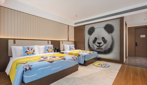 Family Room, 1 King Bed, Non Smoking