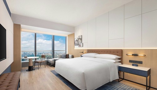 Comfort Room, 1 King Bed, City View