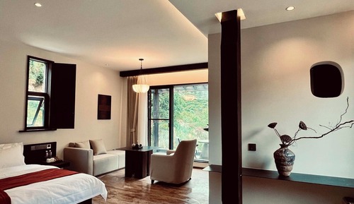 Luxury Double Room, Balcony, Hill View
