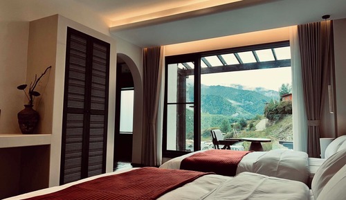 Traditional Twin Room, Balcony, Hill View