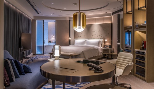 Suite, 1 King Bed (Ambassador, Dining, High Floor)