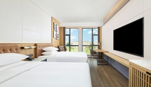 Room, 1 King Bed, Garden View